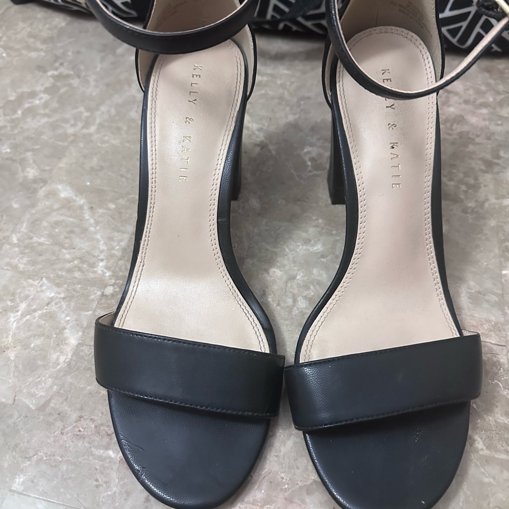 Kelly & Katie Women’s Sz 8.5 Blk Sandal Block High Heel … Like new